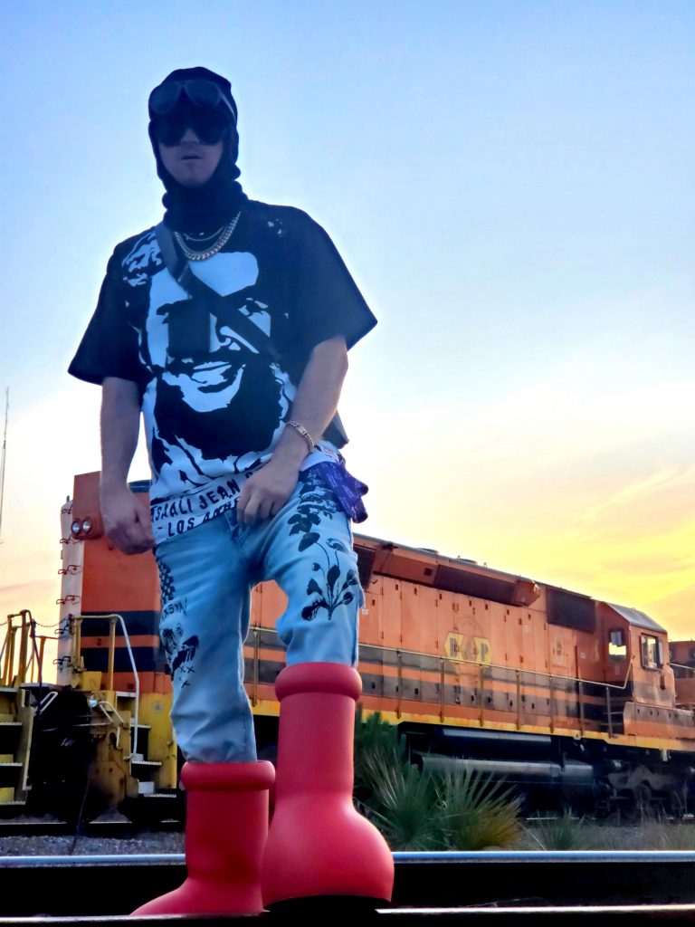 Picsart_23-05-10_22-24-12-680